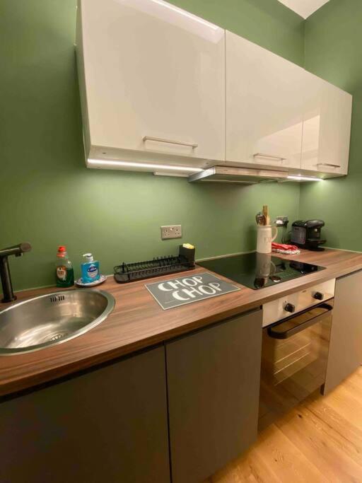 Апартаменты Interior Designed Flat Near Kew Botanical Gardens Лондон Экстерьер фото